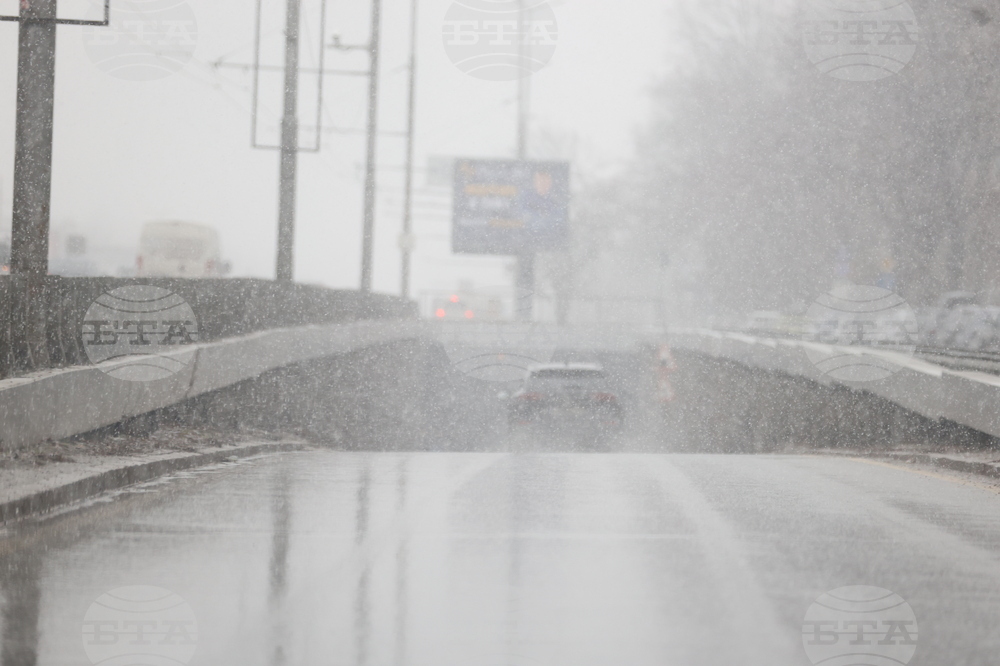 Столица - снеговалеж - пътища