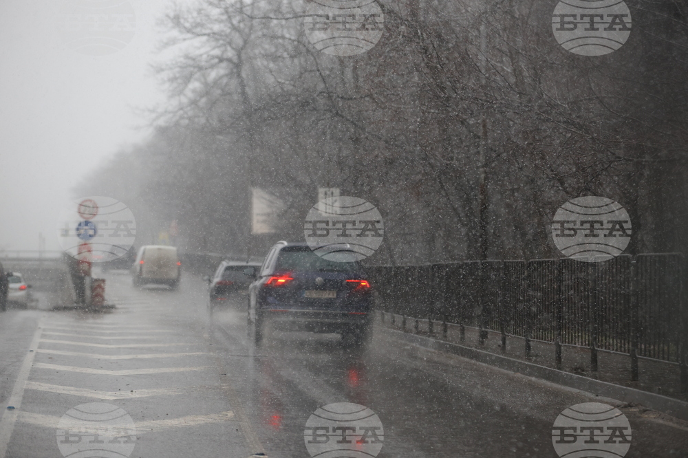 Столица - снеговалеж - пътища