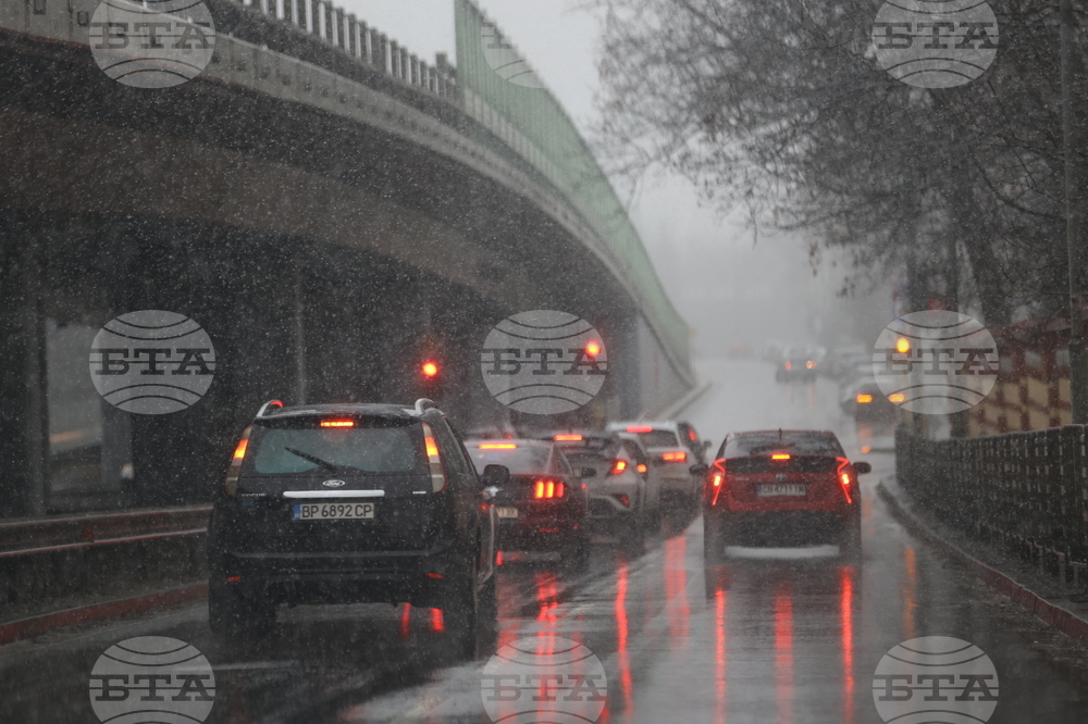 Столица - снеговалеж - пътища