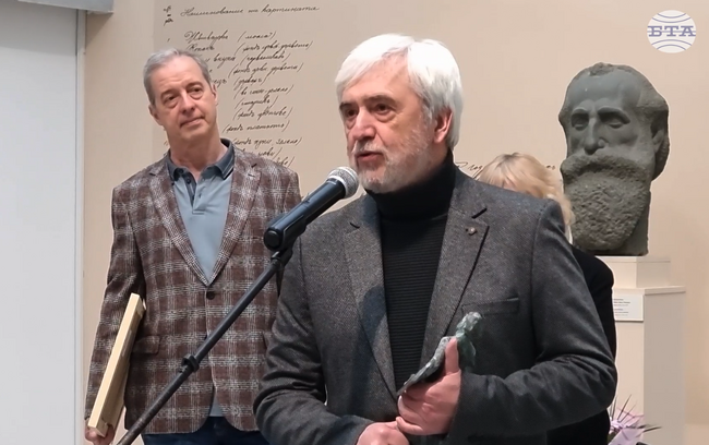 Динко Стоев е тазгодишният носител на националната награда за живопис "Владимир Димитров – Майстора"