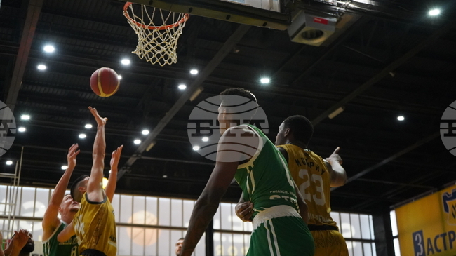 „В продължение на три части не играехме отборен баскетбол“, каза Васил Евтимов след победата на Черно море над Миньор 2015