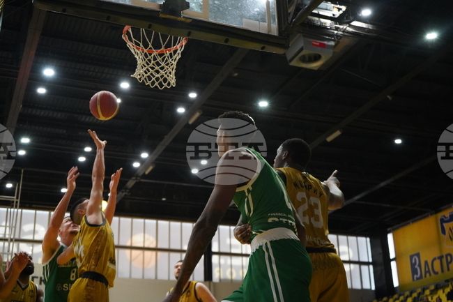 „В продължение на три части не играехме отборен баскетбол“, каза Васил Евтимов след победата на Черно море над Миньор 2015