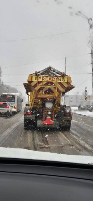 СО: 165 снегопочистващи машини са в готовност в София, извършват се обработки