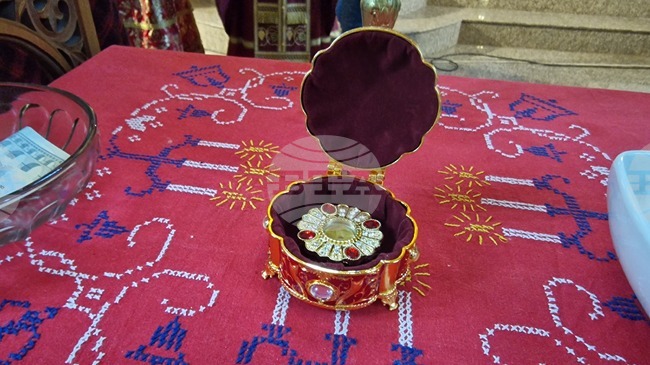 Частица от мощите на св. Трифон беше изложена за поклонение в брезнишката църква „Св. Георги Победоносец“