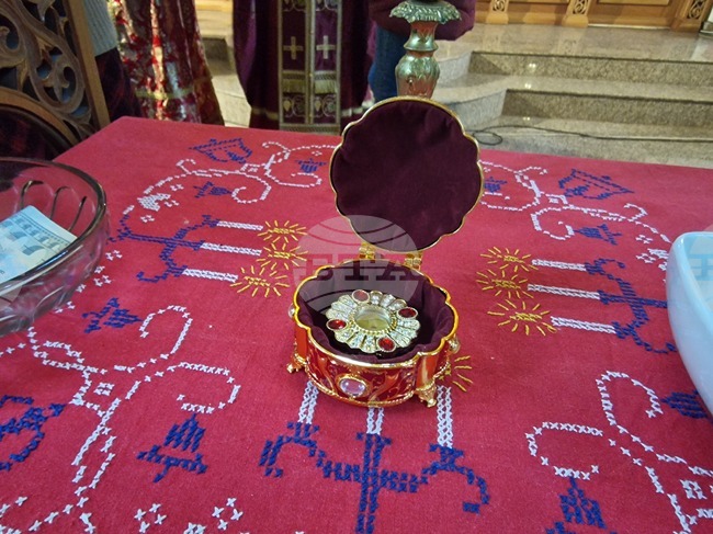 Частица от мощите на св. Трифон беше изложена за поклонение в брезнишката църква „Св. Георги Победоносец“