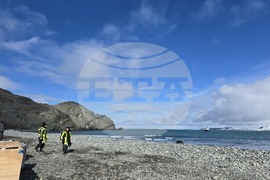 Антарктида - остров Ливингстън - 34-та антарктическа експедиция - база "Св. Климент Охридски"