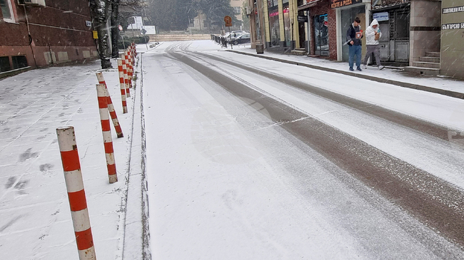 Няма подадени сигнали за закъсали автомобили в Шуменско, за които да е търсено съдействие за техническа помощ на телефон 112 през нощта