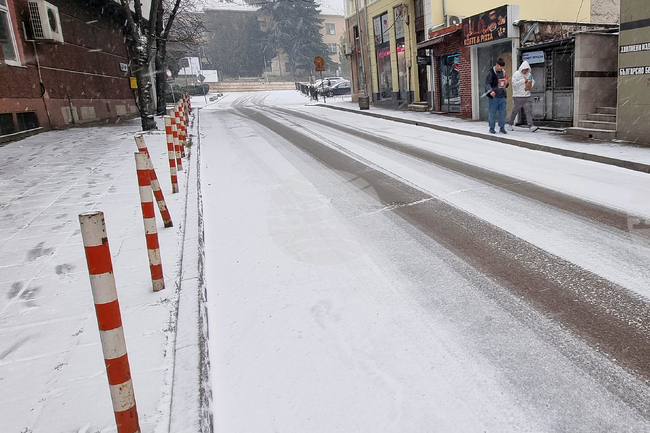 Няма подадени сигнали за закъсали автомобили в Шуменско, за които да е търсено съдействие за техническа помощ на телефон 112 през нощта