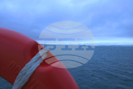 Остров Ливингстън - Антарктида - научноизследователски кораб „Св. св. Кирил и Методий“