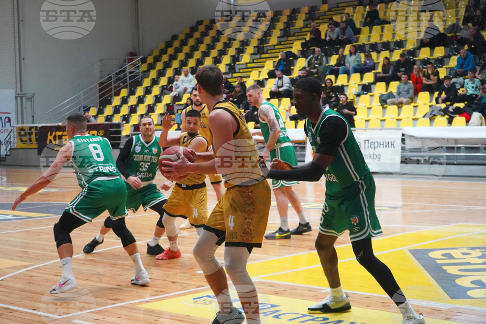 Перник - баскетболен мач - Миньор 2015 - Черно море Тича