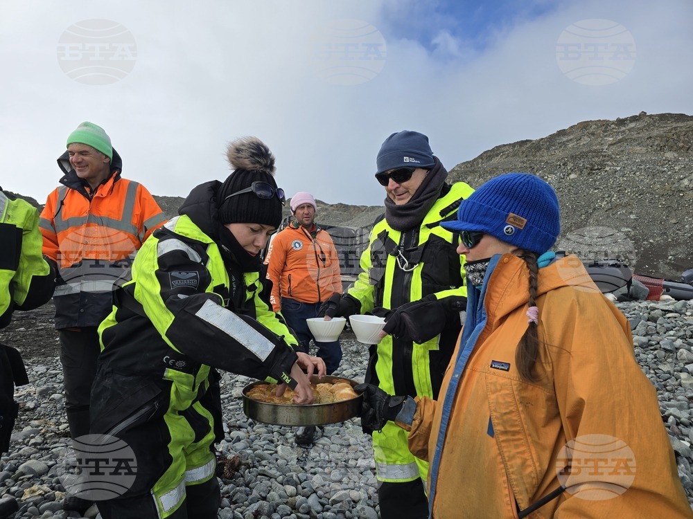 Fourth Group of Participants in Bulgaria’s 34th Antarctic Expedition Arrives at Livingston Island