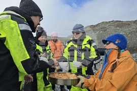Fourth Group of Participants in Bulgaria’s 34th Antarctic Expedition Arrives at Livingston Island