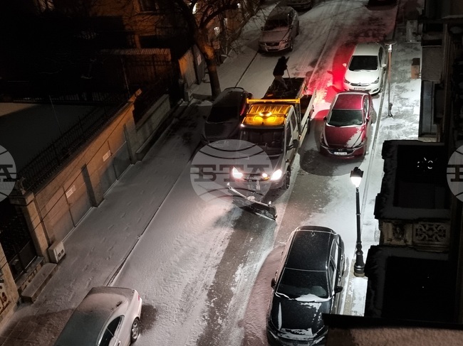 Двайсет и две машини почистват от сняг пътищата в Русенско