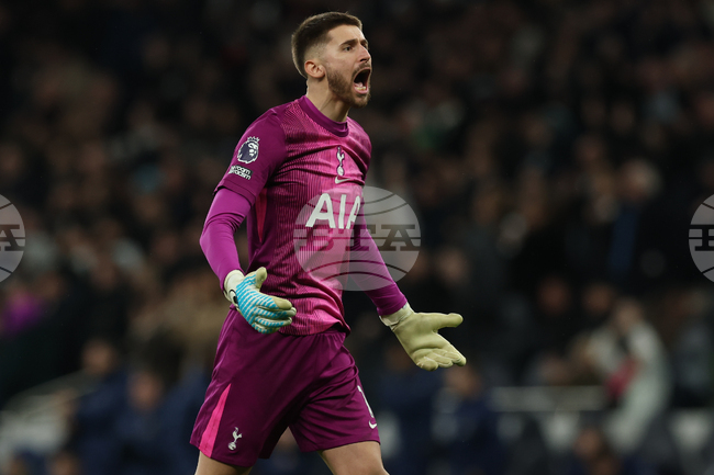 Вратарят на Тотнъм Викарио ще се подложи на операция на херния следващата седмица