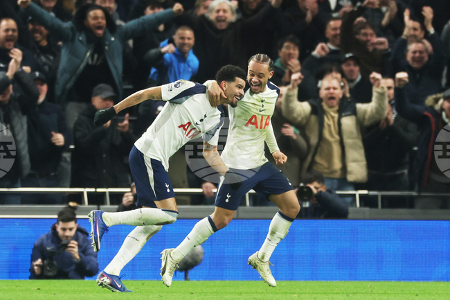 Тотнъм навакса два гола пасив срещу Манчестър Сити и зарадва Арсенал в борбата за титлата в Англия