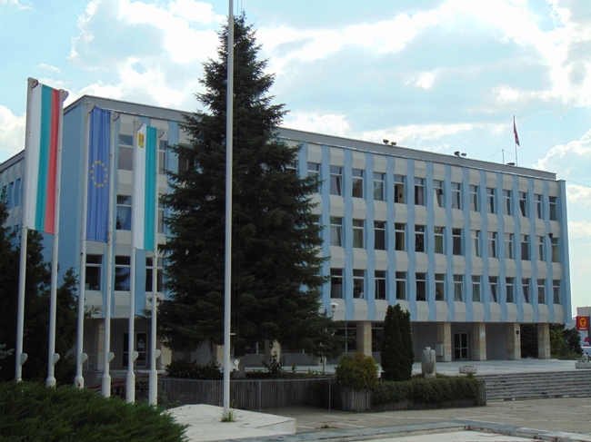 По общо 18 предложения ще гласуват общинските съветници в Раднево на днешната си редовна сесия