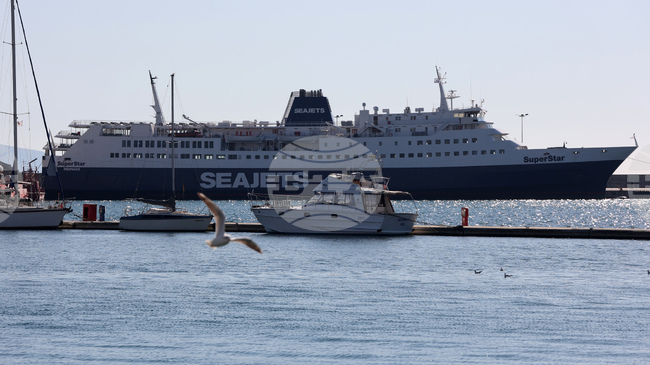 Част от фериботите в Йонийско море не се движат поради неблагоприятни атмосферни условия