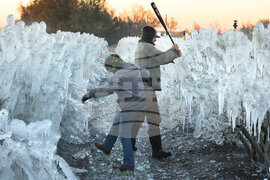 APTOPIX Winter Weather Florida