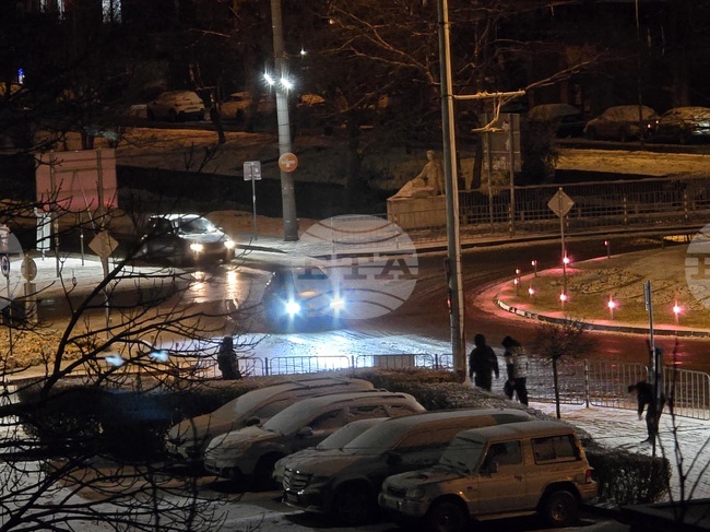 В Сливен е организирано нощно снегопочистване заради очакваните минусови температури
