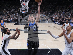 Magic Spurs Basketball