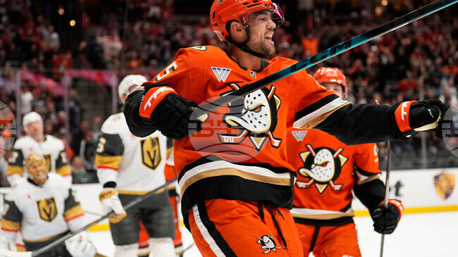 Анахайм се наложи над Уинипег след продължение в двубой от НХЛ