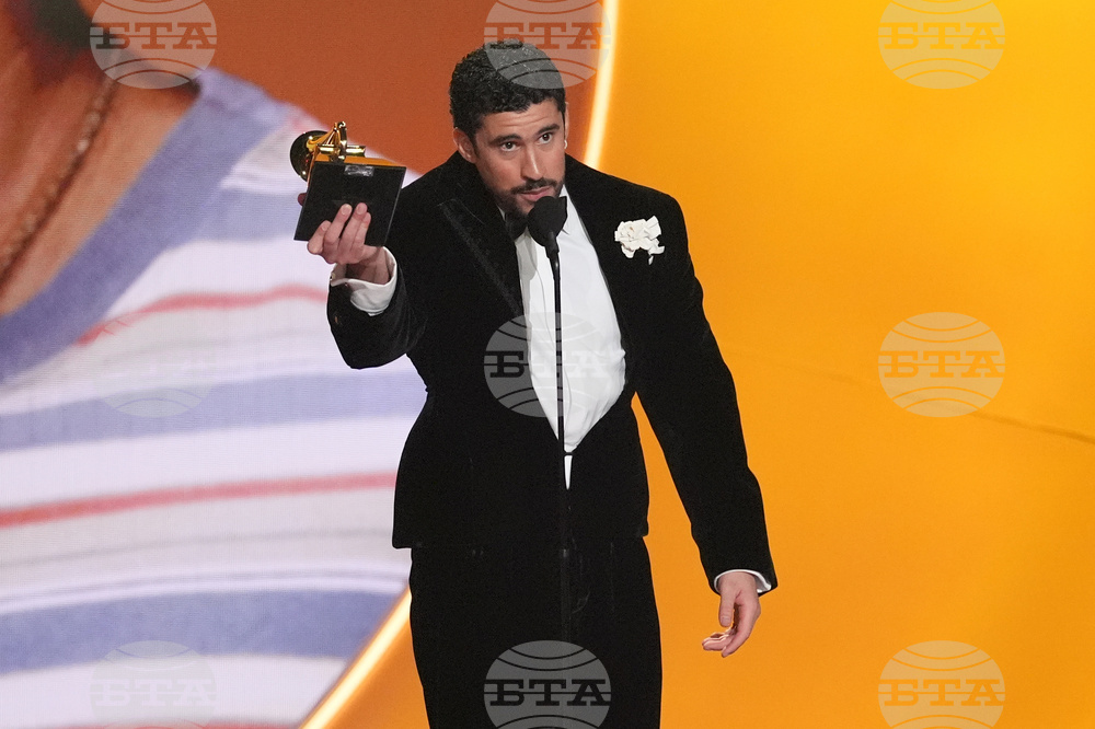 Бед Бъни спечели наградата „Грами" за албум на годината