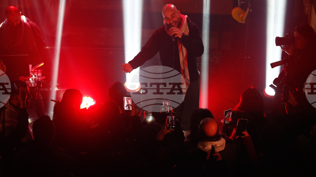 Сирийският рапър Ал Даруиш се завърна у дома след 13 години, за да изнесе концерти в Дамаск след ерата на Асад