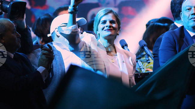 Консервативната кандидатка Лаура Фернандес печели президентските избори в Коста Рика още на първи тур, водещият ѝ опонент призна поражението си