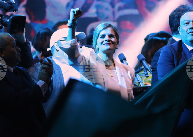 Консервативната кандидатка Лаура Фернандес печели президентските избори в Коста Рика още на първи тур, водещият ѝ опонент призна поражението си