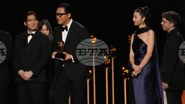 Южна Корея празнува историческата победа на кей-попа на наградите "Грами"