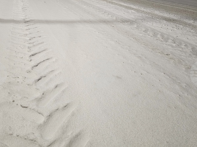 Снежната покривка в Русе е девет сантиметра, пътищата са проходими, няма населени места без ток и комуникации