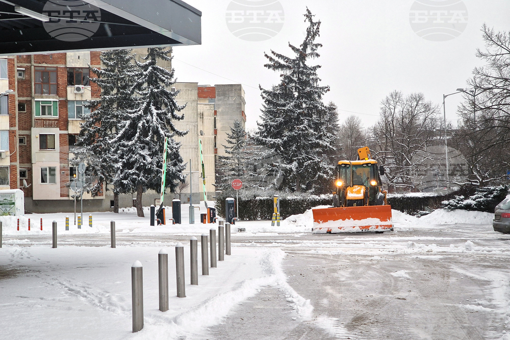 Пътят Русе – Разград – Шумен е затворен за автомобили над 12 т заради снегопочистване, днес е неучебен ден за училищата в община Разград