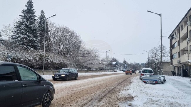 Пътищата в област Търговище са проходими при зимни условия, 54 машини са ангажирани в почистването им