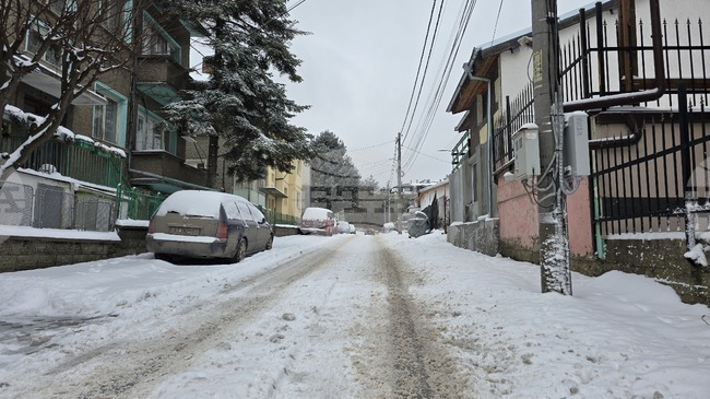 Обстановката по пътищата в община Свищов е нормална при зимни условия, съобщи кметът Генчо Генчев