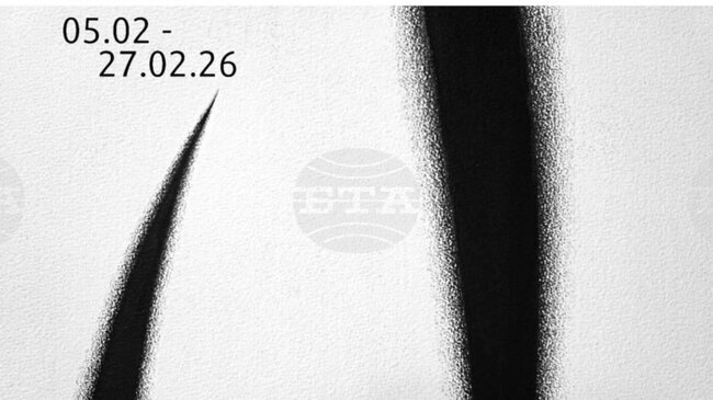 В изложбата „Истории с хартия“ Стефан Божков се връща към спомени от детството си