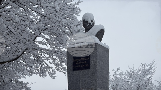 Казанлък почита паметта на композитора Емануил Манолов