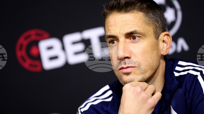 Треньорът на Левски Хулио Веласкес пред радио Marca: „Отборът играе добре и сме в положителна серия, но остават още девет мача“