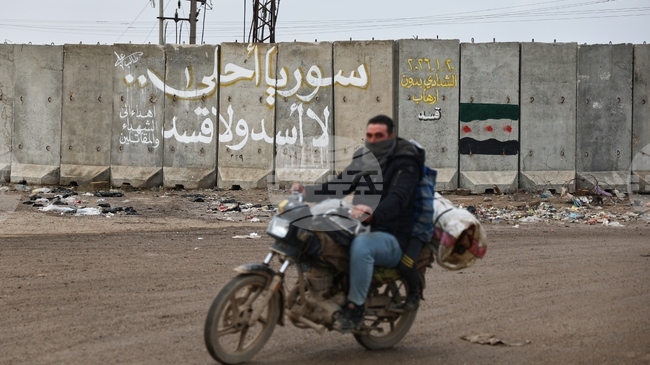 Сирийската армия съобщи, че е поела контрол върху военна база "Аш Шадади" след съгласуване със САЩ