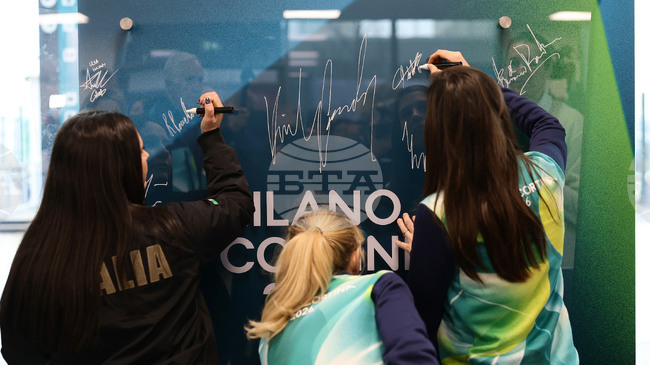 Обелиск, посветен на Олимпийското примирие, беше открит в олимпийското село на Игрите в Милано и Кортина