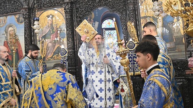 Сретение Господне е празник на тайната искрена среща, каза Белоградчишкият епископ Поликарп в Пловдив