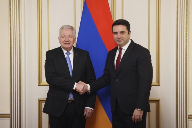 АРМЕНПРЕС: Председателят на арменския парламент се срещна със заместник-председателя на унгарския парламент