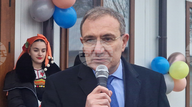 Конгресът трябва да избере председател, който в такъв тежък момент може да изкара БСП на правилна писта, каза Борислав Гуцанов