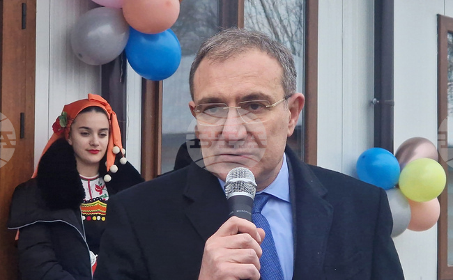 Конгресът трябва да избере председател, който в такъв тежък момент може да изкара БСП на правилна писта, каза Борислав Гуцанов