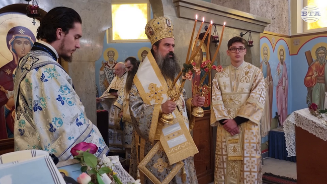 На празника Сретение Господне в Земен патриарх Даниил призова вярващите към лична среща с Бога и вкусване на Христовия мир