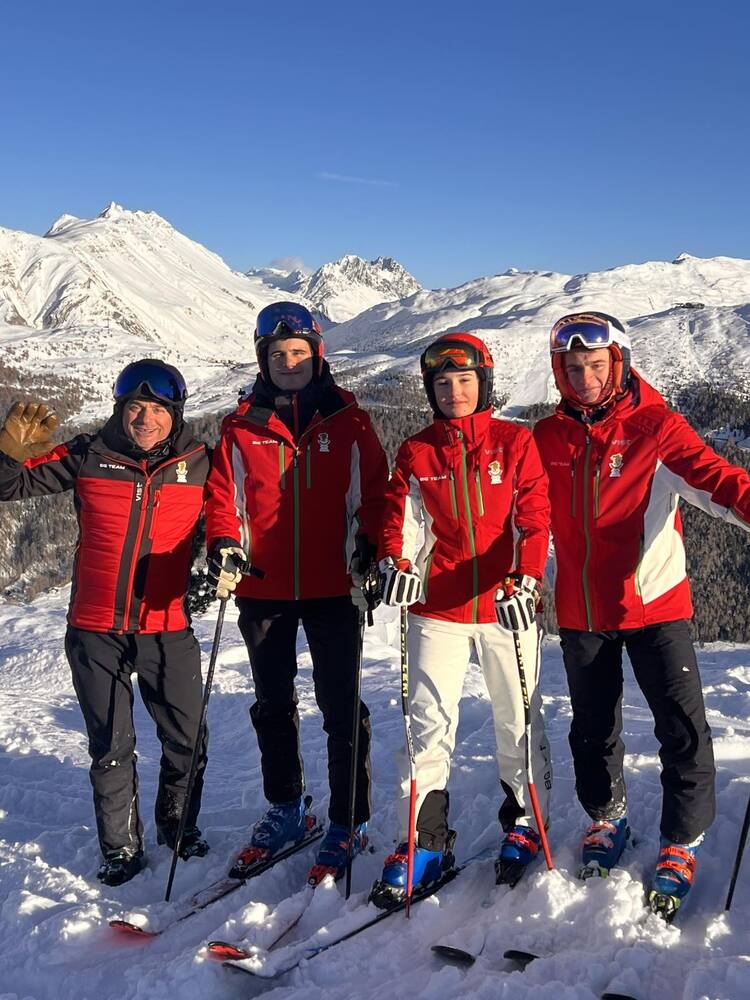 Българските сноубордисти караха ски в първия си ден в Ливиньо