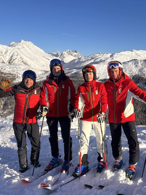 Българските сноубордисти караха ски в първия си ден в Ливиньо