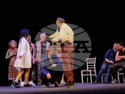 „Артисти със сребро в косите“ представят „Човекоядката", снимки – Даниел Димитров/БТА