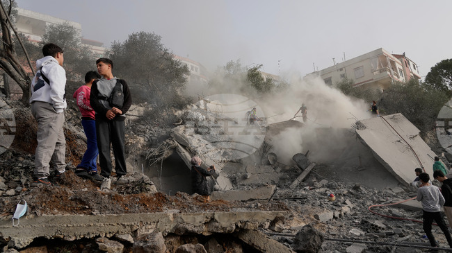 Ливанският премиер обеща да започне възстановяване в южната част на страната, опустошена от конфликат между Израел и „Хизбула“