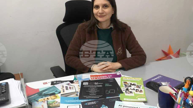 Развитието на образованието трябва да следва технологиите, казва зам.-директорът на Езиковата гимназия в Разград Светлана Великова