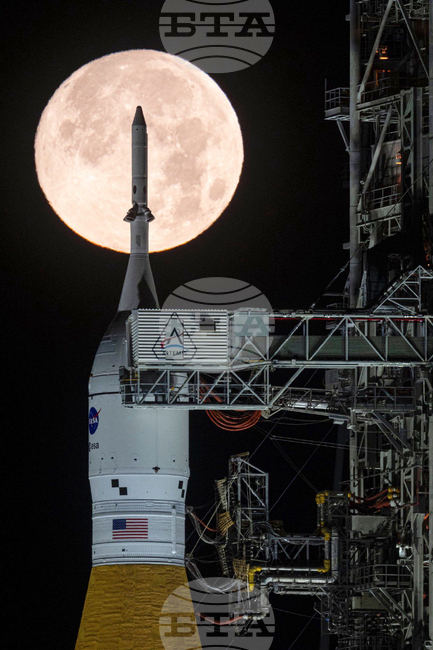 NASA Artemis Moonshot